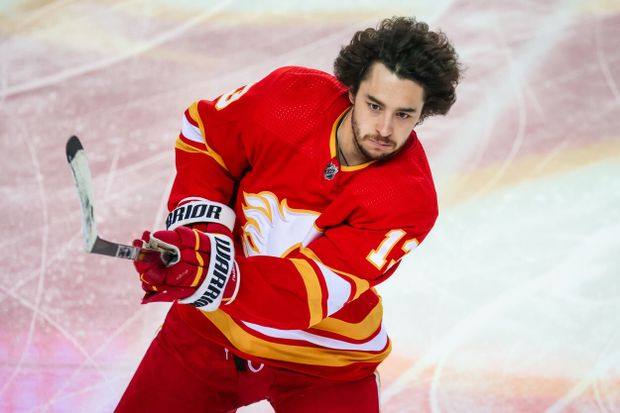Johnny Gaudreau v dresu Calgary Flames Johnny Gaudreau v dresu Calgary Flames