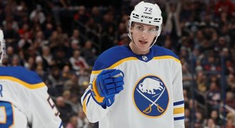 Samopal Thompson. Předvedl unikát, který NHL neviděla přes sto let