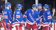 New York Rangers se radují z trefy českého útočníka Filipa Chytila (uprostřed)