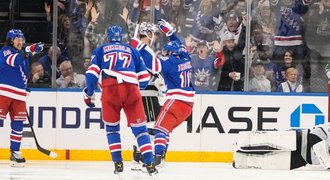 SESTŘIHY: Chytil nahrával při výhře Rangers. Rittich dostal čtyři góly