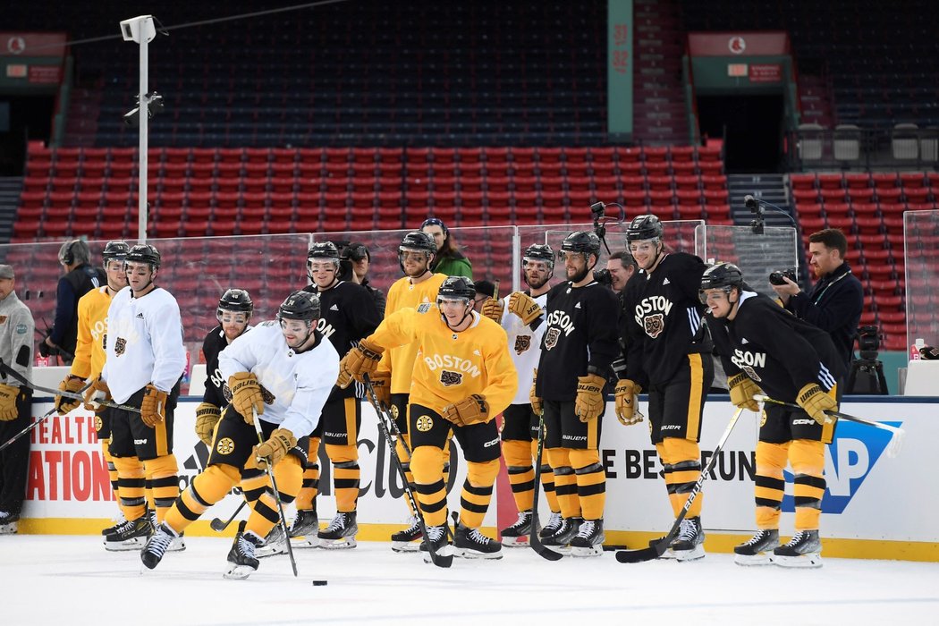 Hokejisté Bostonu se připravují na zápas Winter Classic