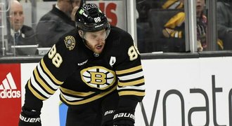 NHL ONLINE: Boston s Pastrňákem hraje v Calgary, Nečas proti Floridě