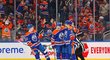 Hokejisté Edmontonu oslavují v NHL sedmé vítězství v řadě