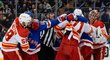 Hromadná potyčka mezi hokejisty Calgary a New York Rangers