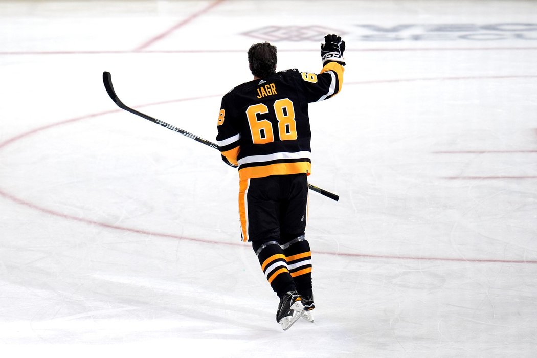 Číslo 68 na zádech Jaromíra Jágra se naposledy prohání na ledě Penguins