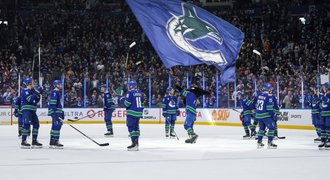 NHL ONLINE: finiš základní části. Hraje Colorado i Vancouver s Hronkem