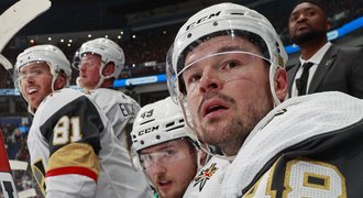 NHL ONLINE: Hertl poprvé ve Vegas, čelí Oilers. Mrázek chytá v St. Louis