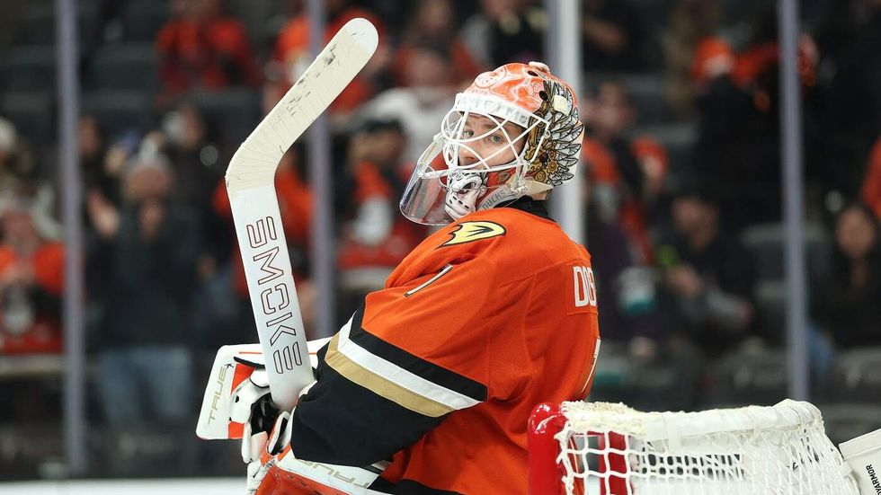 Lukáš Dostál jako jednička Anaheimu míří k brankářským hvězdám NHL