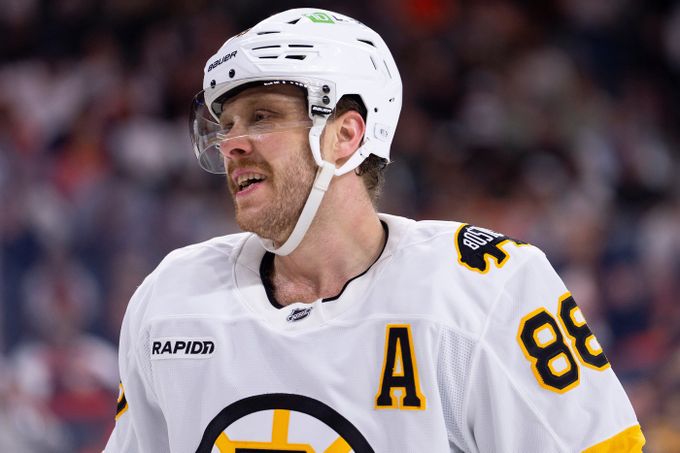 NHL ONLINE: Pastrňák hraje v Nashvillu. Klapka čelí Ottawě, Chmelař do akce za Rangers NHL ONLINE: Pastrňák hraje v Nashvillu. Klapka čelí Ottawě, Chmelař do akce za Rangers