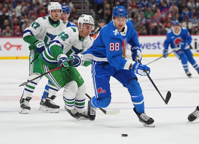 ONLINE: Nečas proti Devils, Hertl hraje v Tampě. Hronek bude bránit McDavida ONLINE: Nečas proti Devils, Hertl hraje v Tampě. Hronek bude bránit McDavida