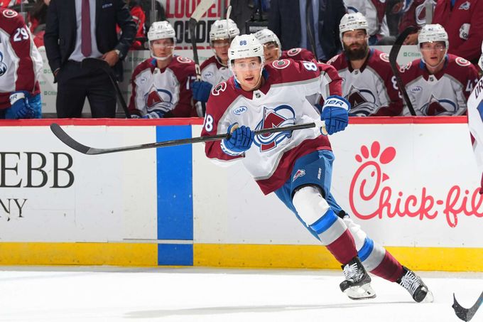 Lener o smlouvě pro Nečase: V týmu má pevné místo, kouč mu věří. Vliv mohl mít i MacKinnon Lener o smlouvě pro Nečase: V týmu má pevné místo, kouč mu věří. Vliv mohl mít i MacKinnon