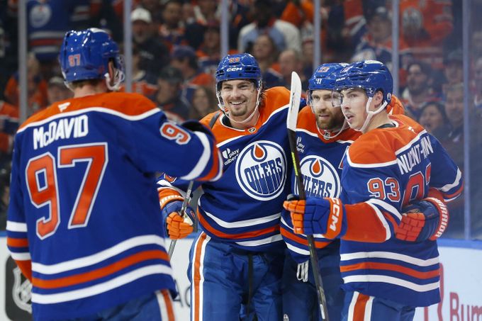 Tomáškovy dojmy z Edmontonu: McDavid snad ani není člověk. Co umí Draisaitl česky? Tomáškovy dojmy z Edmontonu: McDavid snad ani není člověk. Co umí Draisaitl česky?