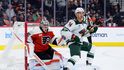 Gólman Philadelphie Daniel Vladař zazářil proti Minnesotě