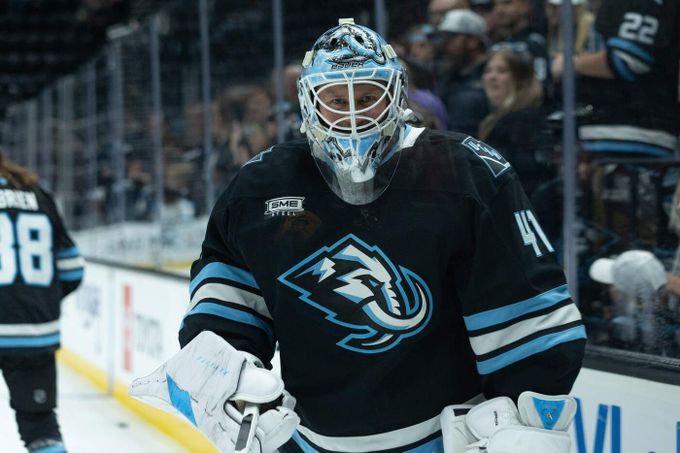 NHL ONLINE: Vaněček v Utahu čelí Hertlovi. Tampa Bay hostí Flyers, v akci i šampioni NHL ONLINE: Vaněček v Utahu čelí Hertlovi. Tampa Bay hostí Flyers, v akci i šampioni