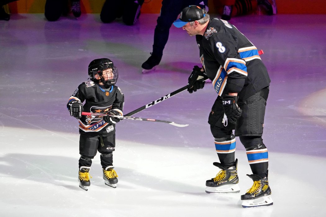 Alexandr Ovečkin se svým synem během dovednostních soutěžích na All Star Game NHL