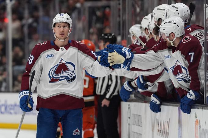 Nečas překonal Dostála. Nosek odehrál první zápas v sezoně, Zacha přispěl k výhře Nečas překonal Dostála. Nosek odehrál první zápas v sezoně, Zacha přispěl k výhře