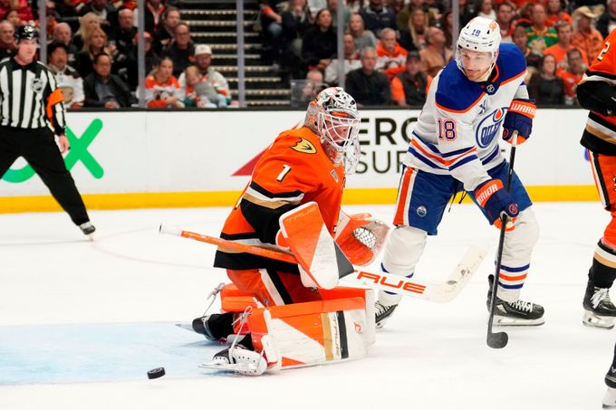Dostál vychytal postup přes Edmonton, McDavid končí! Minnesota vyřadila Dallas Dostál vychytal postup přes Edmonton, McDavid končí! Minnesota vyřadila Dallas