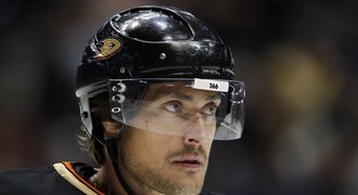 Veterán Selänne jde zase do toho! V Anaheimu podepsal smlouvu