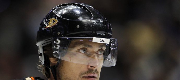 Finský veterán Teemu Selänne vydal autobiografii, kde se trefuje do svého bývalého kouče v Anaheimu