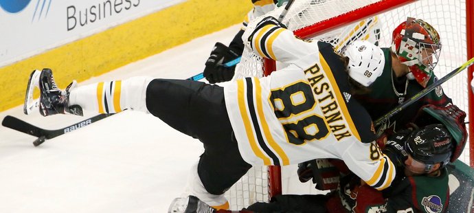 David Pastrňák se tentokrát za Boston proti Arizoně neprosadil, i tak zůstává nejlepším střelcem NHL