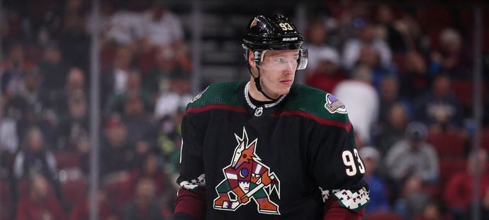 Dmitrij Jaškin v dresu Arizony Coyotes