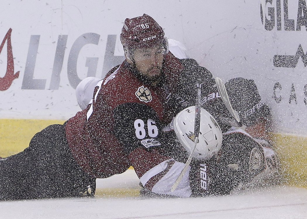 Josh Jooris si s Kevinem Bieksou dal ledovou spršku