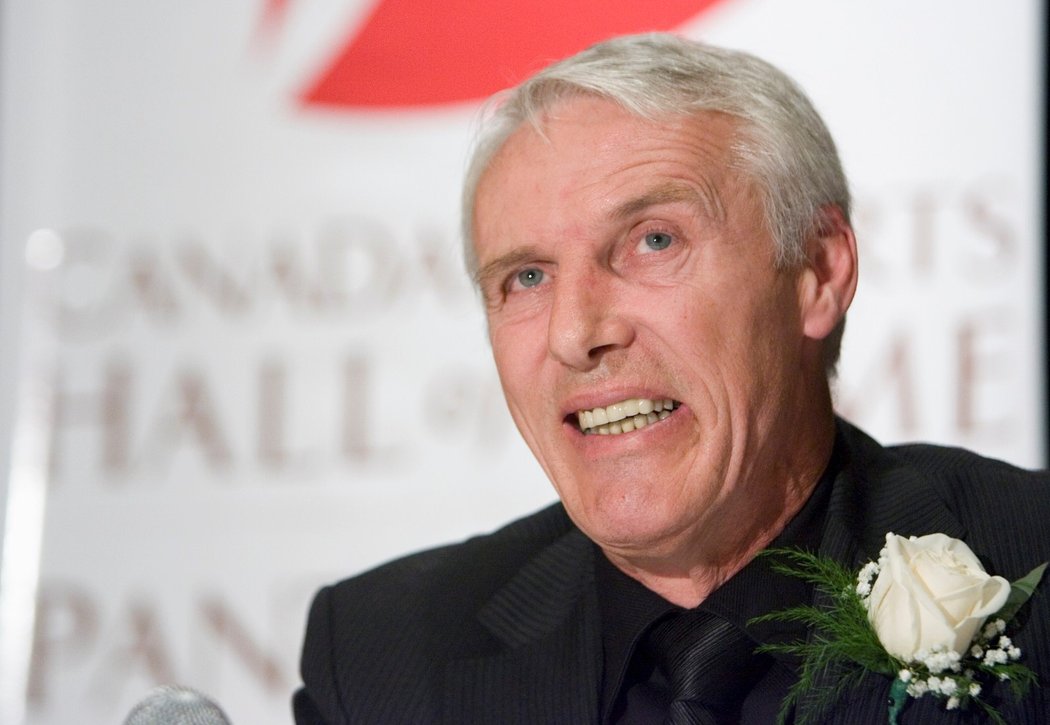 Legendární kanadský hokejový útočník Mike Bossy v 65 letech zemřel po boji s rakovinou