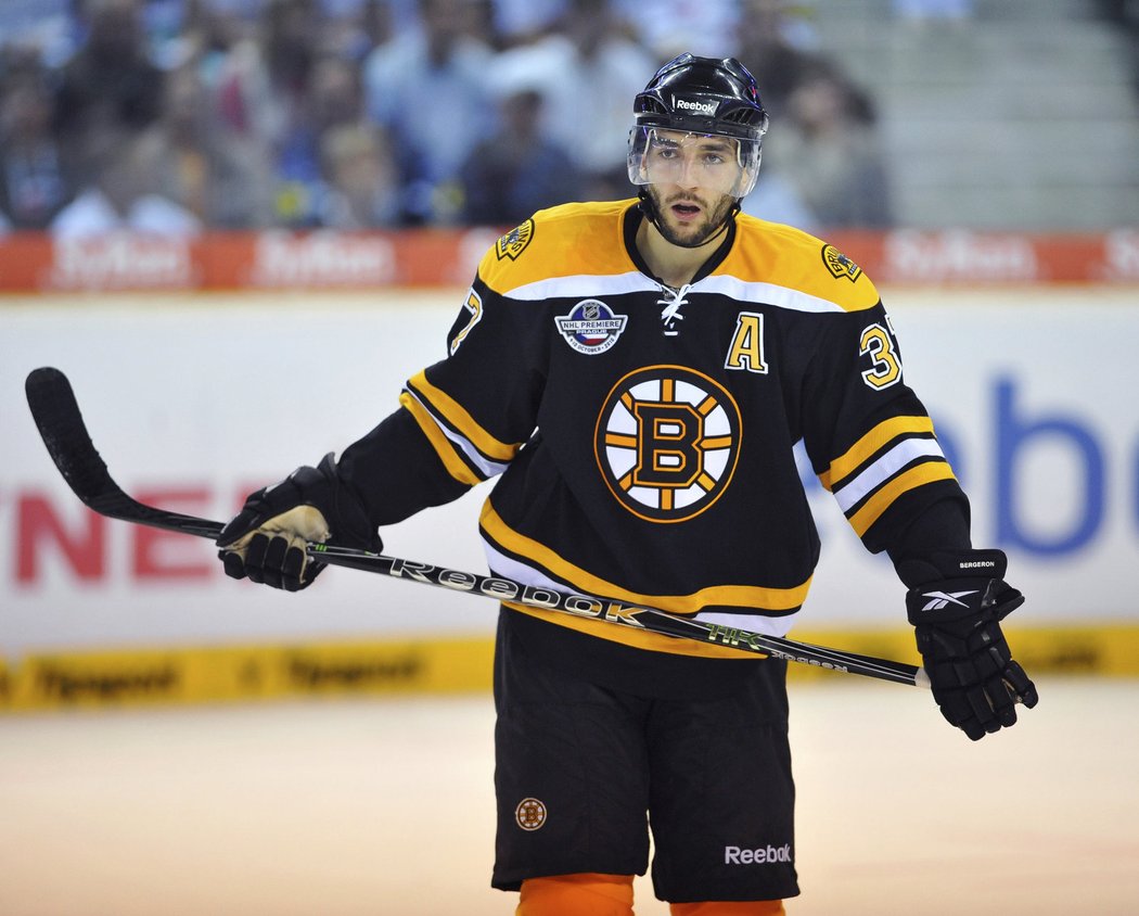 Patrice Bergeron si kdysi s Bostonem zahrál i v Česku.