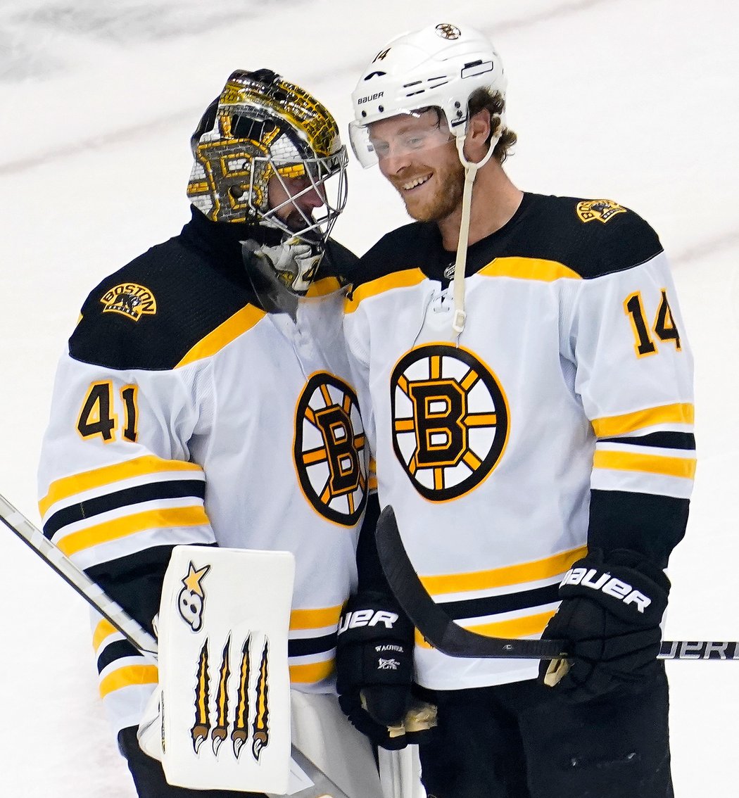 Slovenský gólman Jaroslav Halák během utkání za Boston Bruins