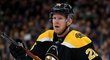 Český útočník Ondřej Kaše v dresu Boston Bruins odehrál zatím jen hrstku zápasů, na další si možná ještě počká