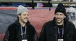 Parťáci David Pastrňák a Milan Lucic na fotbalovém zápase MLS