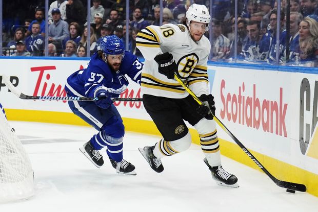 Pavel Zacha při třetí porážce Bostonu v sérii s Torontem Pavel Zacha při třetí porážce Bostonu v sérii s Torontem