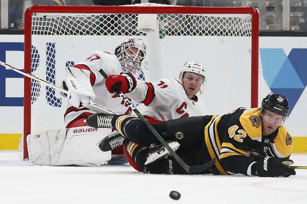 James Reimer nahradil v brance Caroliny Petra Mrázka.