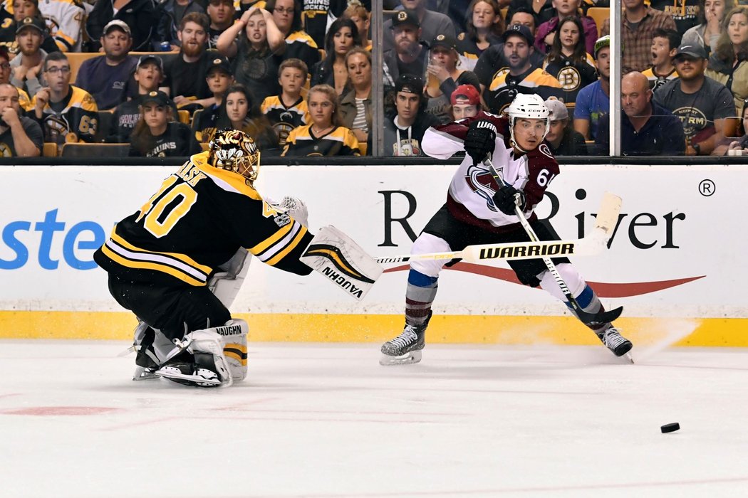 Tukka Rask v utkání s Coloradem třikrát inkasoval a jeho Boston padl 0:4