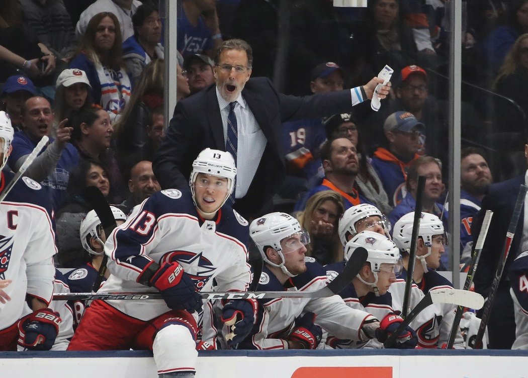 John Tortorella a jeho tradiční řev na střídačce Columbusu.