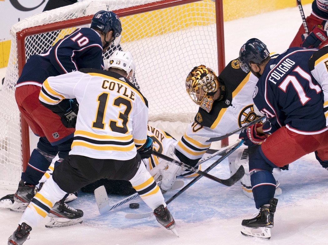 Hokejisté Bostonu podlehli v rámci přípravy na restart NHL Columbusu 1:4, jedinou branku Bruins vstřelil ve 33. minutě David Pastrňák.