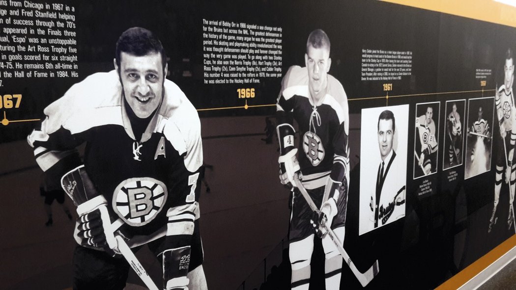 David Pastrňák provedl redaktora Sportu Zdeňka Jandu zázemím Bostonu Bruins.