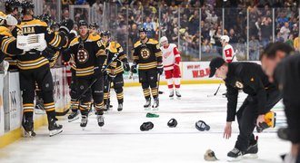 Třígólové svátky legend. První český hattrick v NHL dnes slaví 40 let