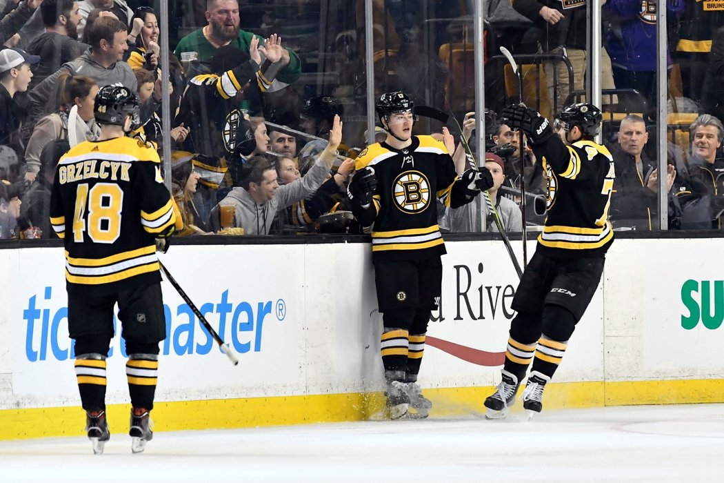 Ryan Donato z Bostonu má po nástupu do NHL vynikající formu, prosadil se i proti Floridě