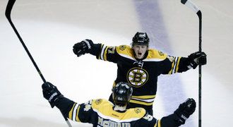 Nováček mezi Bruins válí i díky radám legendárního Raye Bourquea