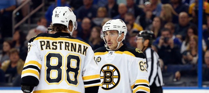 Brad Marchand pěknou smlouvu Davidu Pastrňákovi přeje