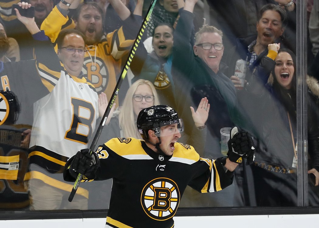 Brad Marchand zapsal proti Pittsburghu pět bodů (2+3)