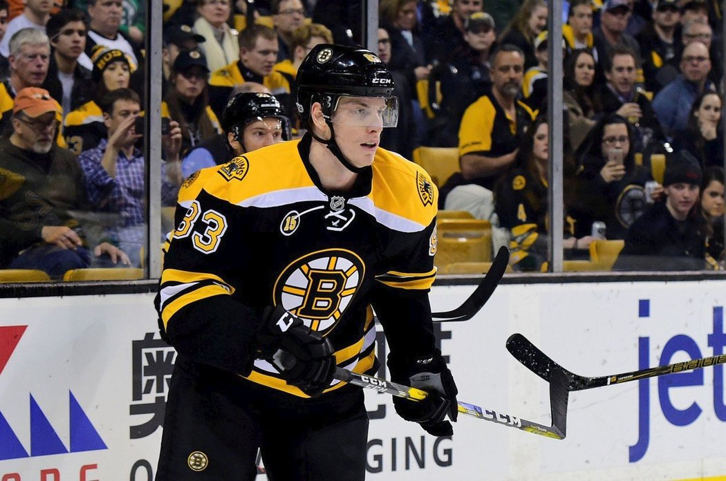 Peter Cehlárik v dresu Bostonu Bruins během přípravného zápasu s Montreal Canadiens