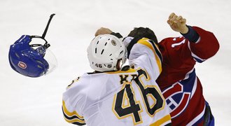 Krejčí v první bitce v NHL roztrhl soupeři obočí