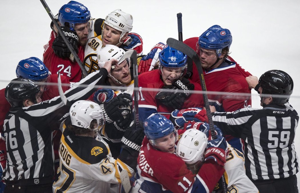 Duel mezi Bostonem a Montrealem byl tradičně plný emocí.