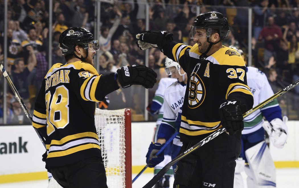 Patrice Bergeron si ve svém prvním startu sezony připsal 4 body