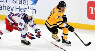 Bruins vyhořeli s Rangers. Voráček a Palát po dvou bodech, pálil Zacha