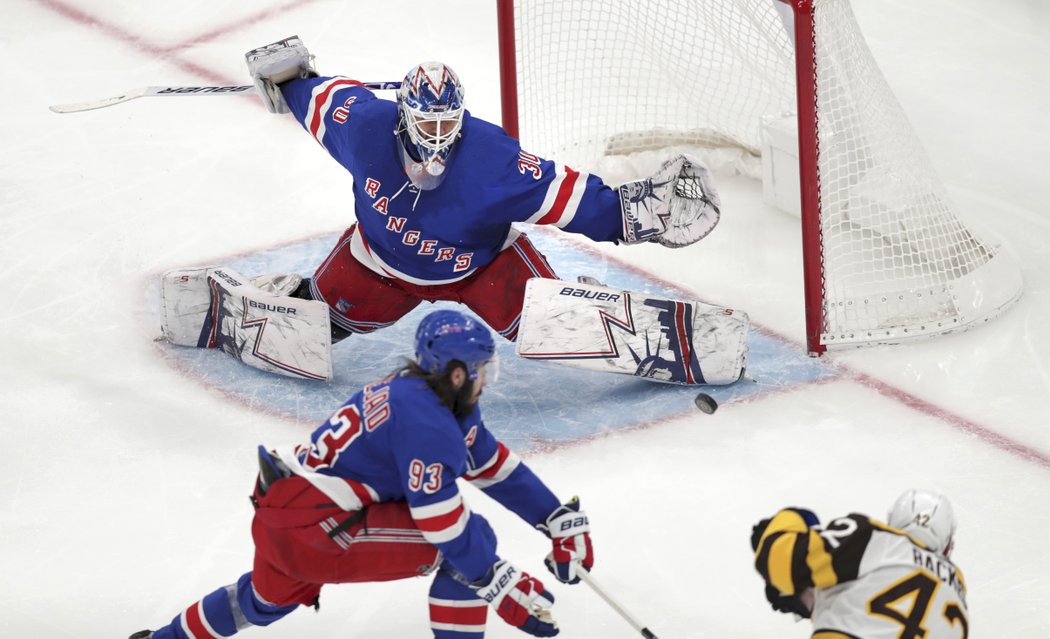 Ani král Henrik Lundqvist nedokázal řádění hokejistů Bostonu a Davida Pastrňáka zastavit.