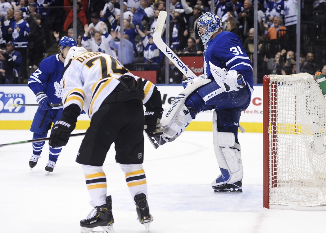 Maple Leafs se díky vítězství 3:2 ujali vedení v sérii 2:1.