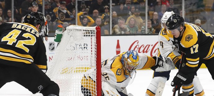 Pekka Rinne se měl proti střelcům Bostonu co ohánět